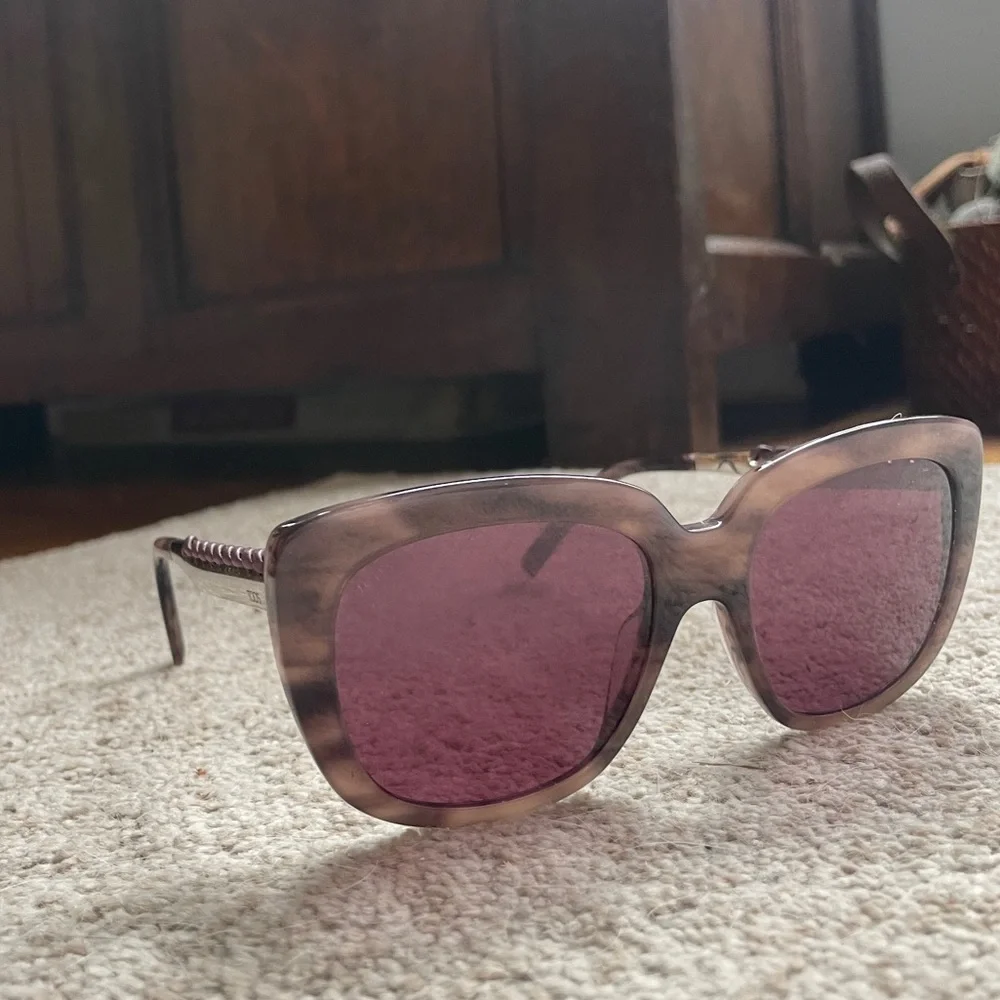 TOD’S NWOT SUNGLASSES - Picture 4 of 7